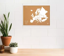 WOODY MAP L - EUROPE CADRE BLANC 63 CM X 48 CM