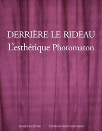 DERRIÈRE LE RIDEAU