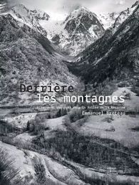 Derrière les montagnes